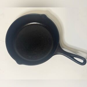 Vintage Lodge Cast Iron Skillet 8” 5SK Frying Pan Double Spout Made in USA